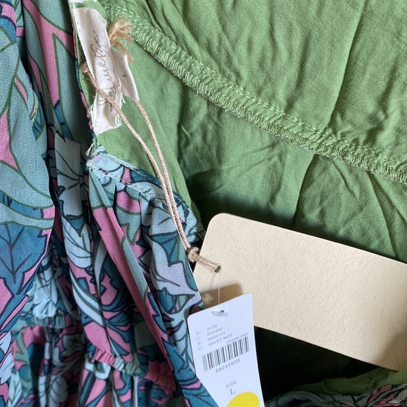 Let Me Be Floral Maxi Dress Size Large - Picture 12 of 14